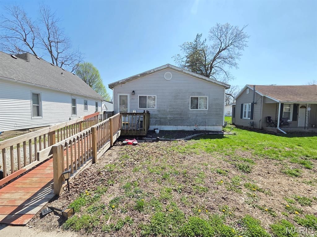 Photo of 511 Madison Street, Canton, MO 63435 (MLS # 26020201)