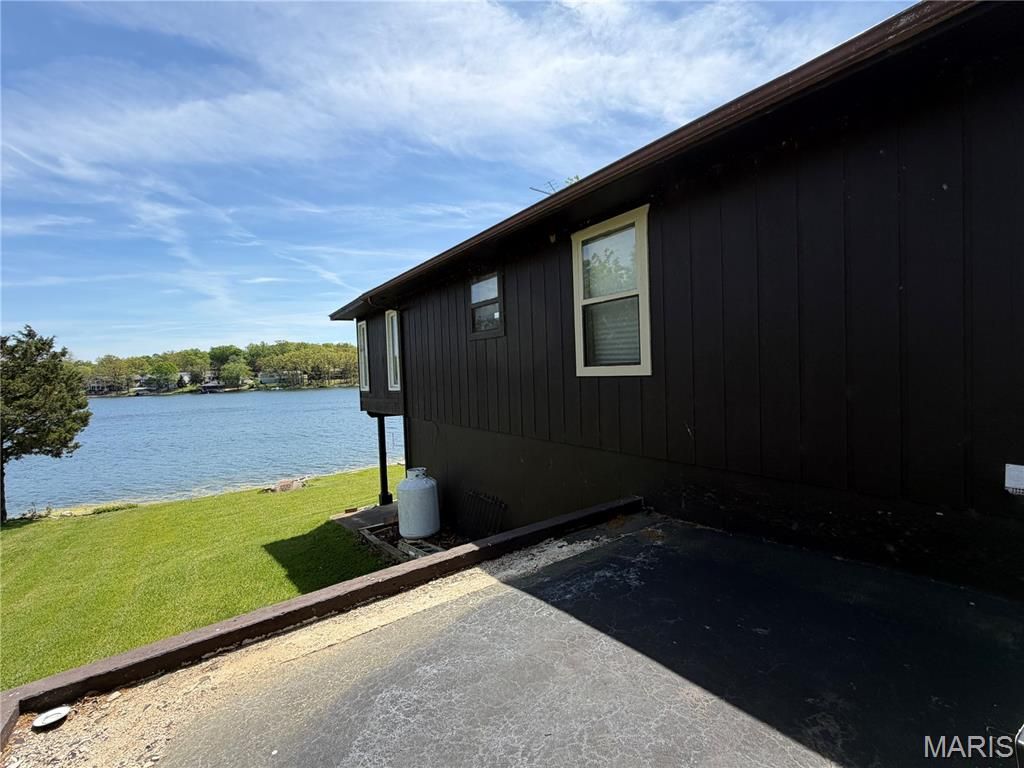 Photo of 201 W Lakeview Drive, De Soto, MO 63020 (MLS # 26023578)