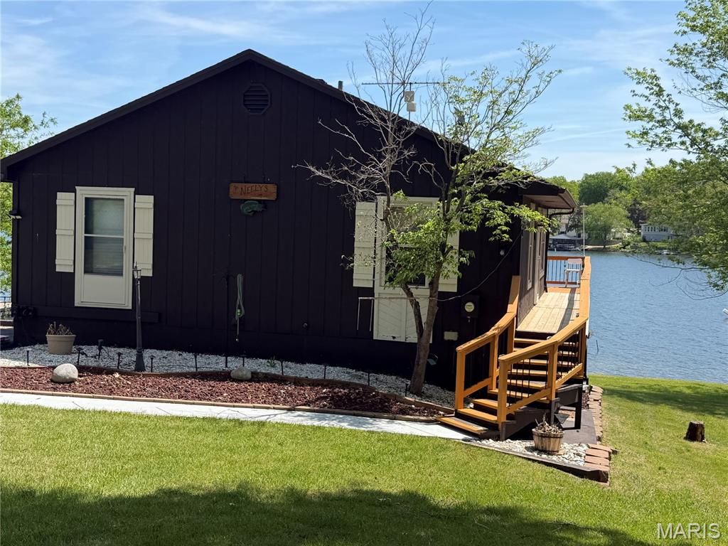 Photo of 201 W Lakeview Drive, De Soto, MO 63020 (MLS # 26023578)