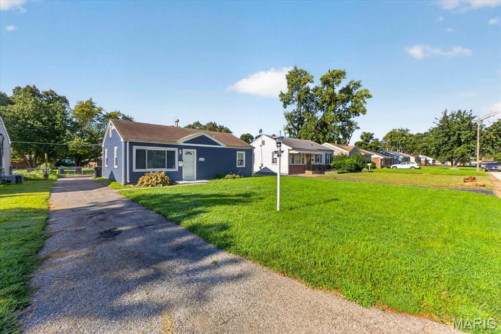 11224 Saint Clement Lane