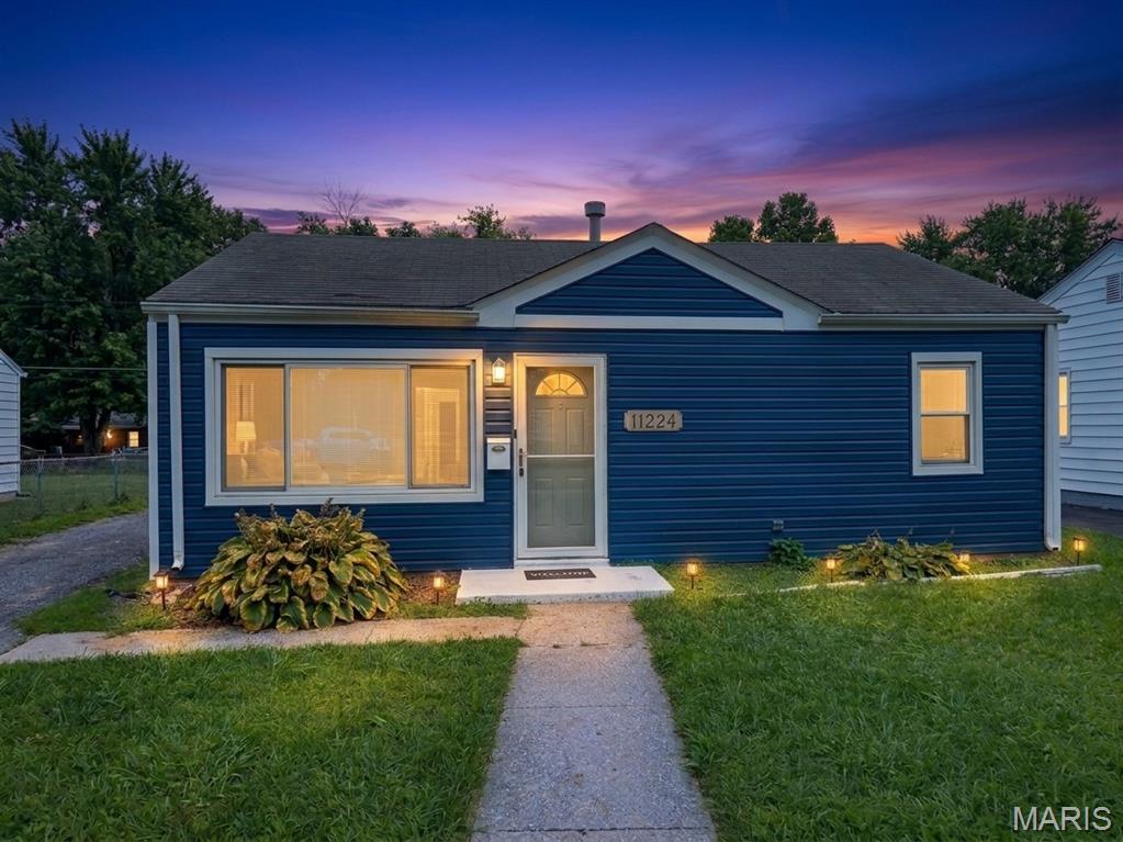 11224 Saint Clement Lane