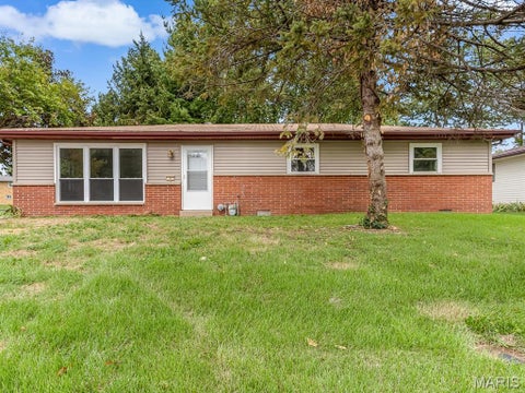 Photo of 17 Neptune Drive, Belleville, IL 62226 (MLS # 26060653)
