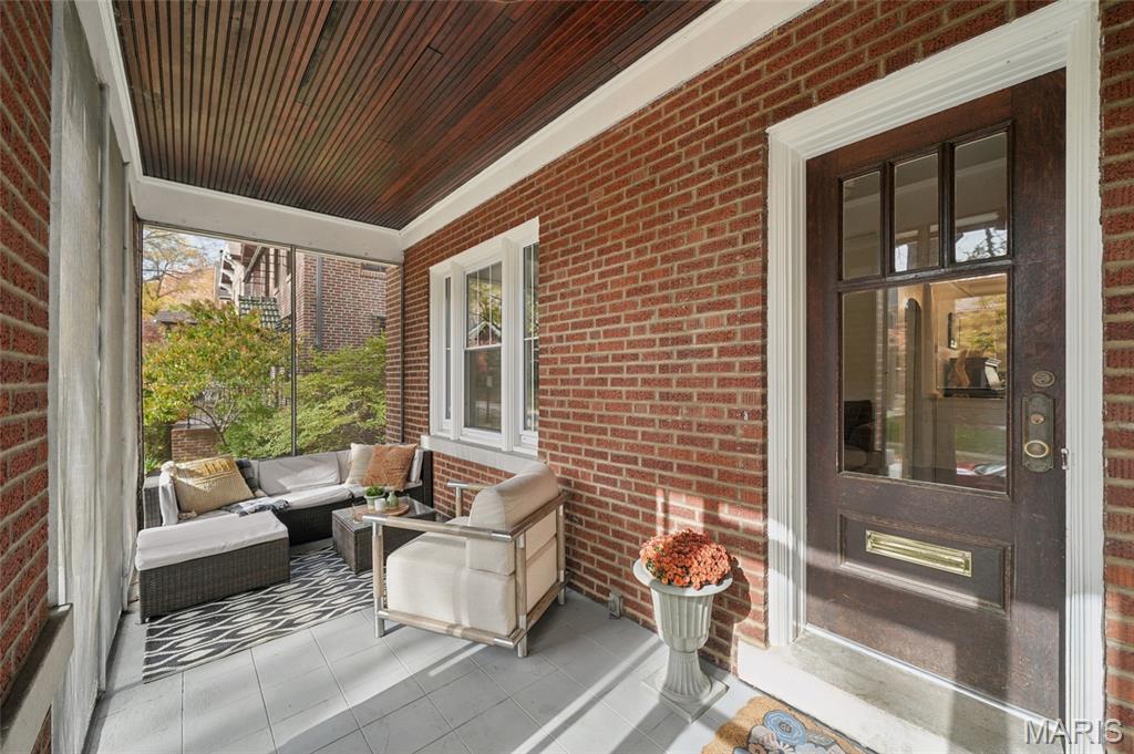 7047 Waterman Avenue