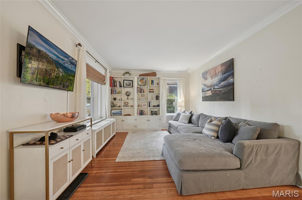 7047 Waterman Avenue