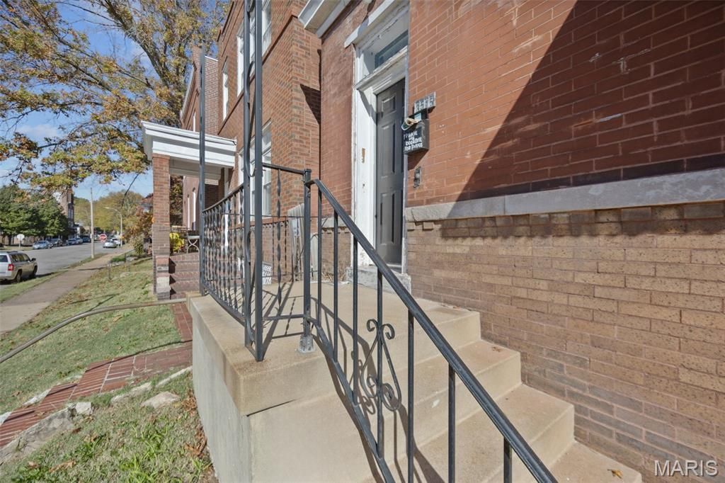 Photo of 3515 Itaska Street, St Louis, MO 63111 (MLS # 25072799)