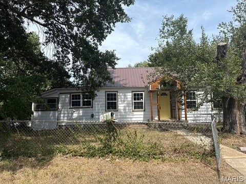 Photo of 286 Polk Street, Lebanon, MO 65536 (MLS # 26057659)