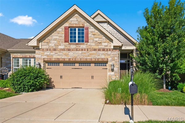 519 TRITON WAY DR, BALLWIN, MO 63011 - Image c856e130aed4bd4c8d98521dd22d2ba9/966271715