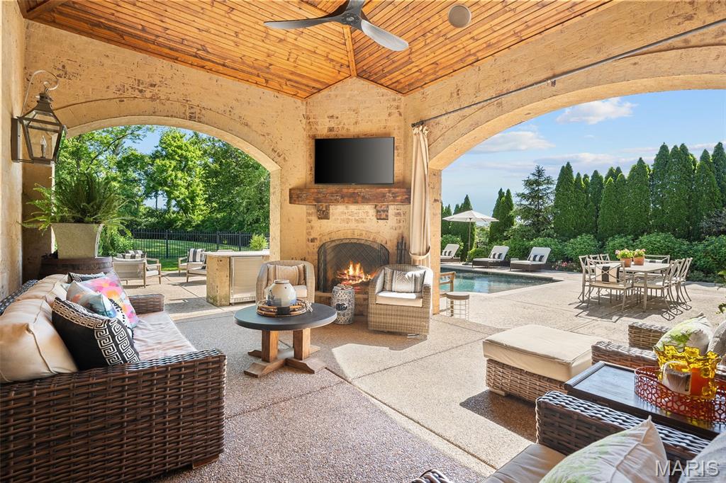 611 Hickory Lane