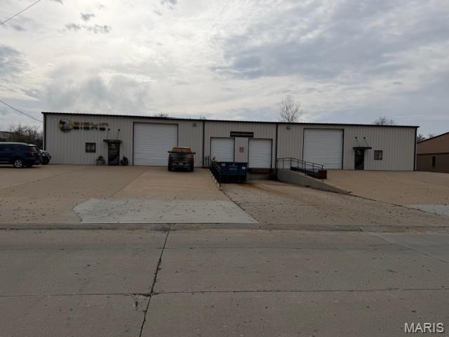 Rust Ave Comm - Commercial Lease