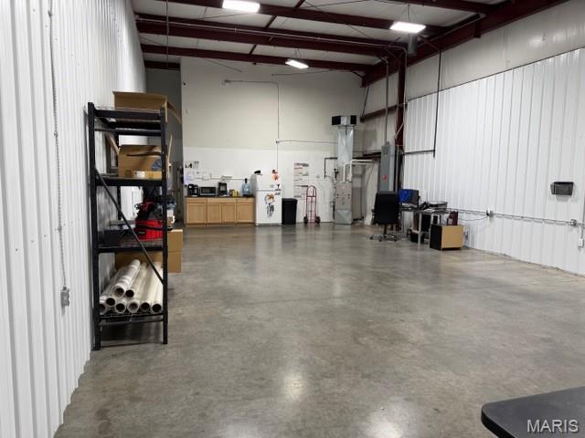 Rust Ave Comm - Commercial Lease