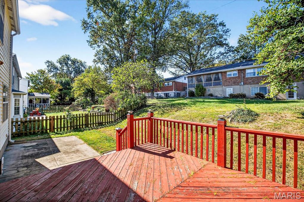 St Louis, Missouri 63123, United States, 4 Bedrooms Bedrooms, ,3 BathroomsBathrooms,Residential,Active,232660