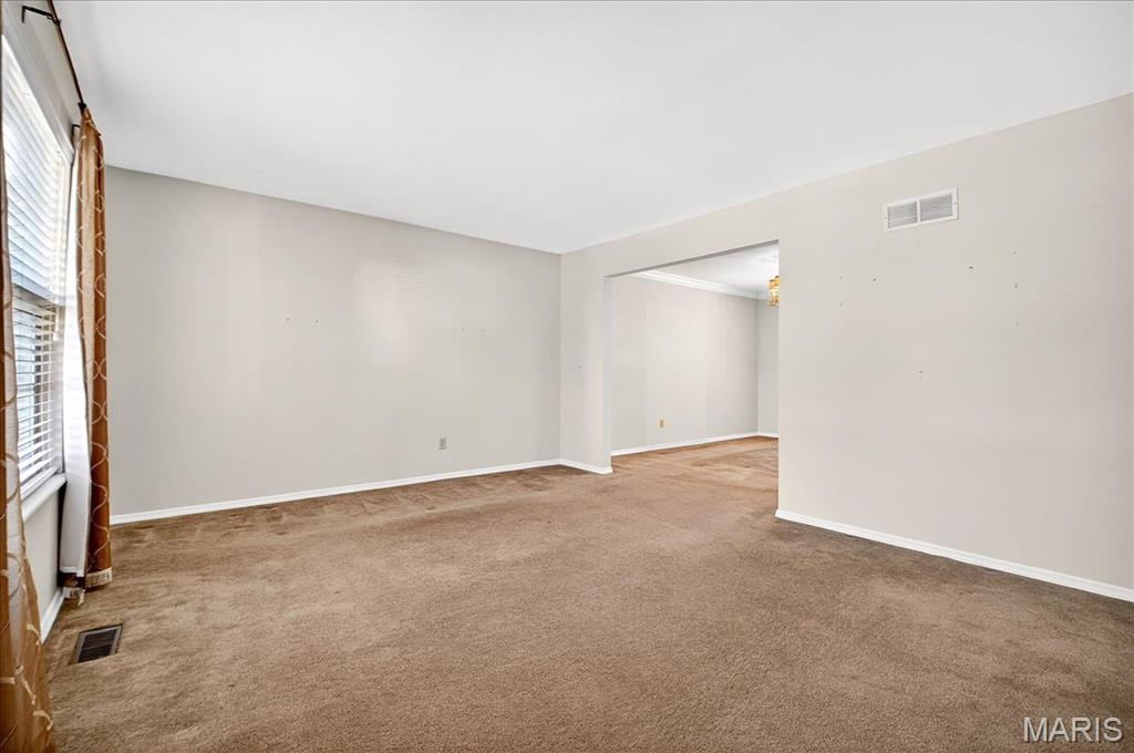 St Louis, Missouri 63123, United States, 4 Bedrooms Bedrooms, ,3 BathroomsBathrooms,Residential,Active,232660