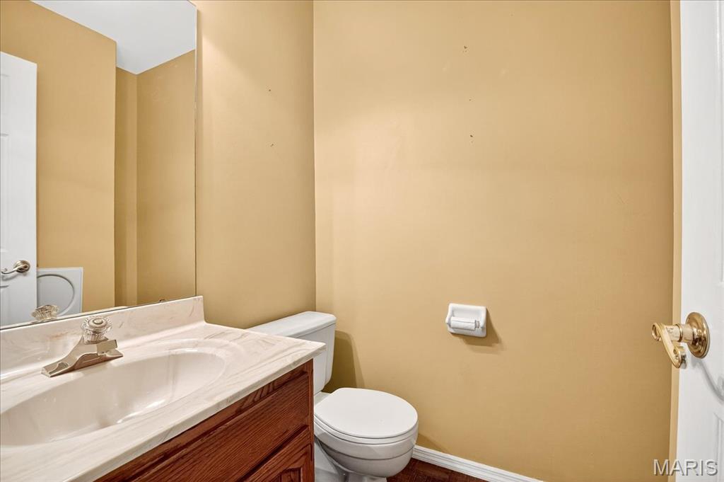 St Louis, Missouri 63123, United States, 4 Bedrooms Bedrooms, ,3 BathroomsBathrooms,Residential,Active,232660