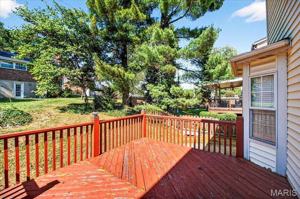 St Louis, Missouri 63123, United States, 4 Bedrooms Bedrooms, ,3 BathroomsBathrooms,Residential,Active,232660