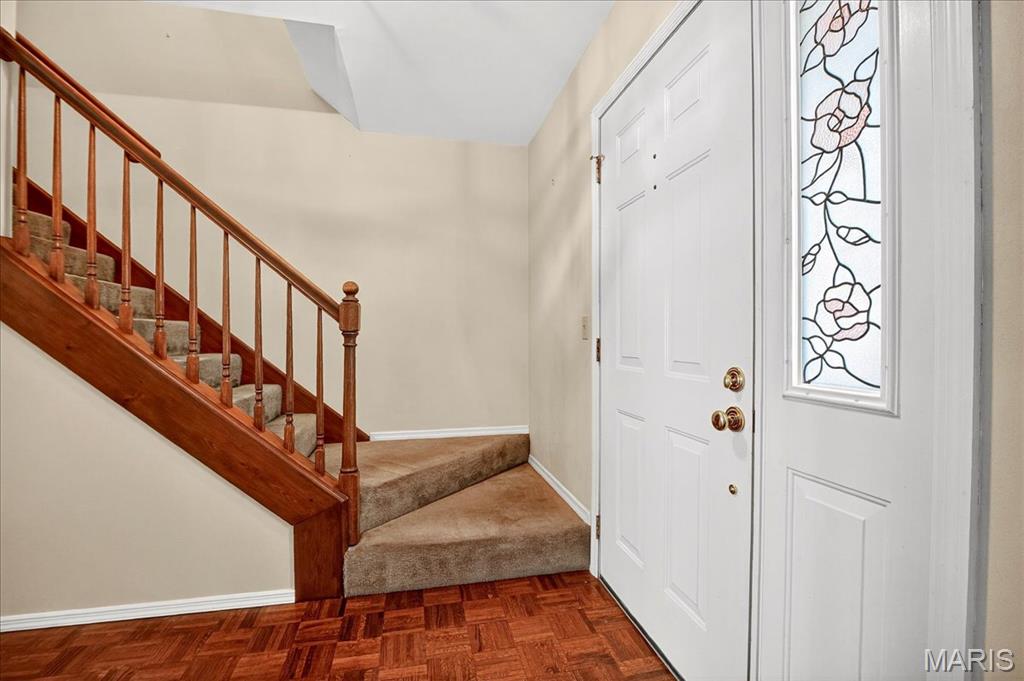 St Louis, Missouri 63123, United States, 4 Bedrooms Bedrooms, ,3 BathroomsBathrooms,Residential,Active,232660