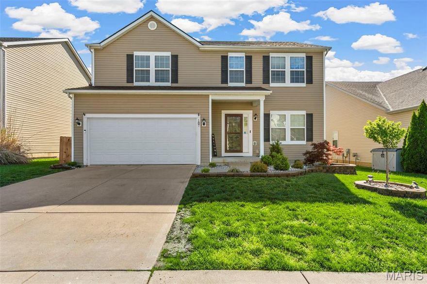 Tucked away in a quiet Wentzville neighborhood, this home at 187 Fox Creek Drive truly checks all the boxes! This spacious property offers the perfect blend of comfort and functionality, featuring a large loft area on the second floor ideal for a second living space, playroom, or home office.
The finished basement adds even more versatility with a private bedroom and full bathroom, making it perfect for guests or extended family. Both the living room and primary bedroom are equipped with built-in surround sound, creating the perfect setup for entertaining or relaxing at home.
Step outside to enjoy the fully fenced backyard great for gatherings, pets, or peaceful evenings. Conveniently located just 10 minutes from Flint Hill, you’ll love the balance of quiet living with easy access to nearby amenities. This one is a must-see!