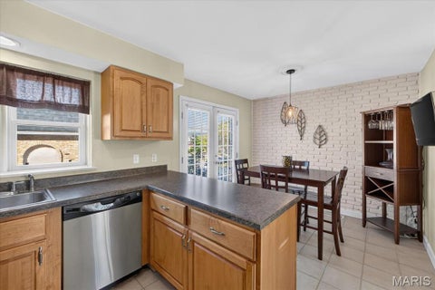 Tiny photo for 12865 Town And Four Drive, Creve Coeur, MO 63141 (MLS # 26058283)