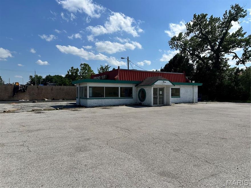 Fantastic building for a restaurant or any other small business. One bathroom, kitchen area, being sold as is.