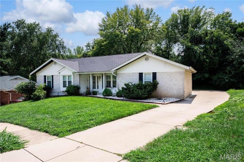 Tiny photo for 14338 Millbriar Circle, Chesterfield, MO 63017 (MLS # 26066740)