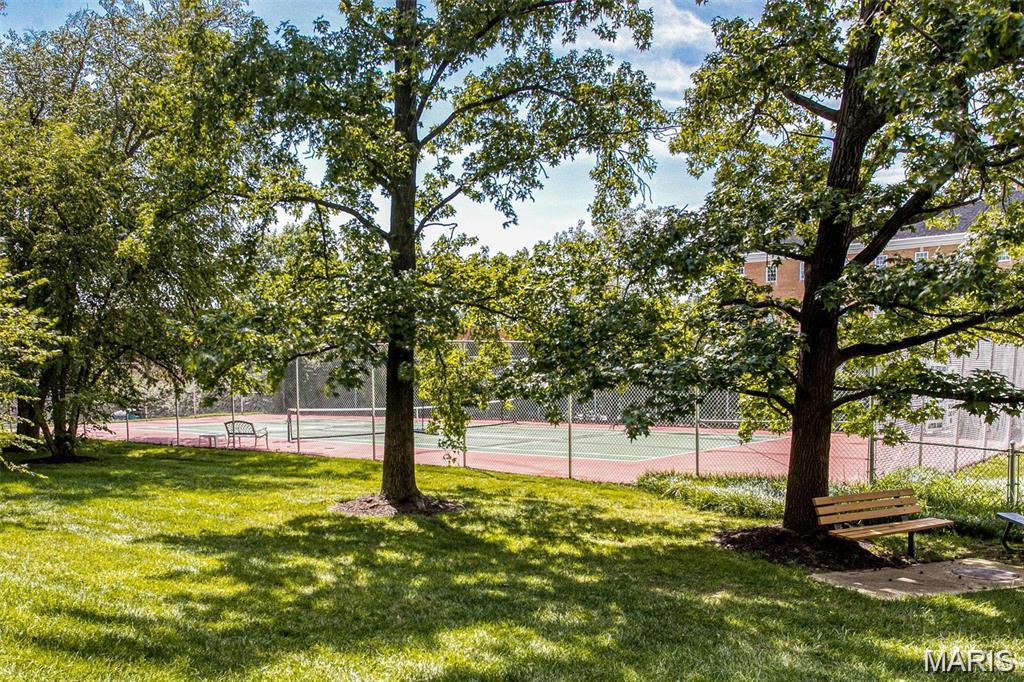 Coeur De Royale Ph 1 Condo - Residential