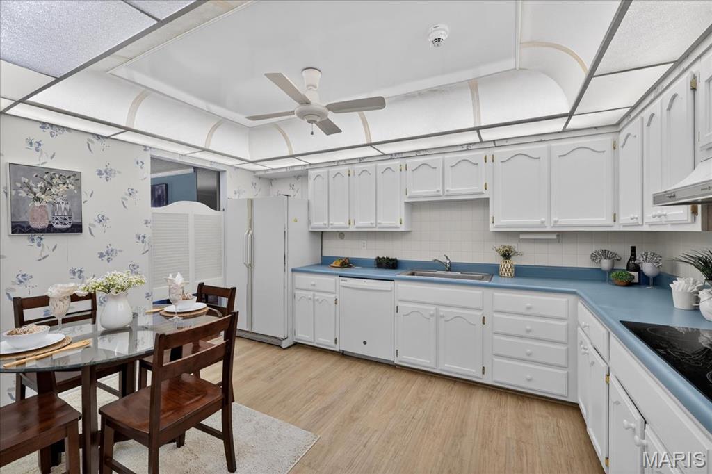 Coeur De Royale Ph 1 Condo - Residential