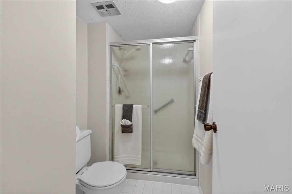 Coeur De Royale Ph 1 Condo - Residential