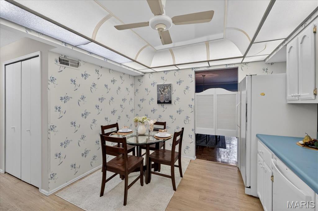 Coeur De Royale Ph 1 Condo - Residential