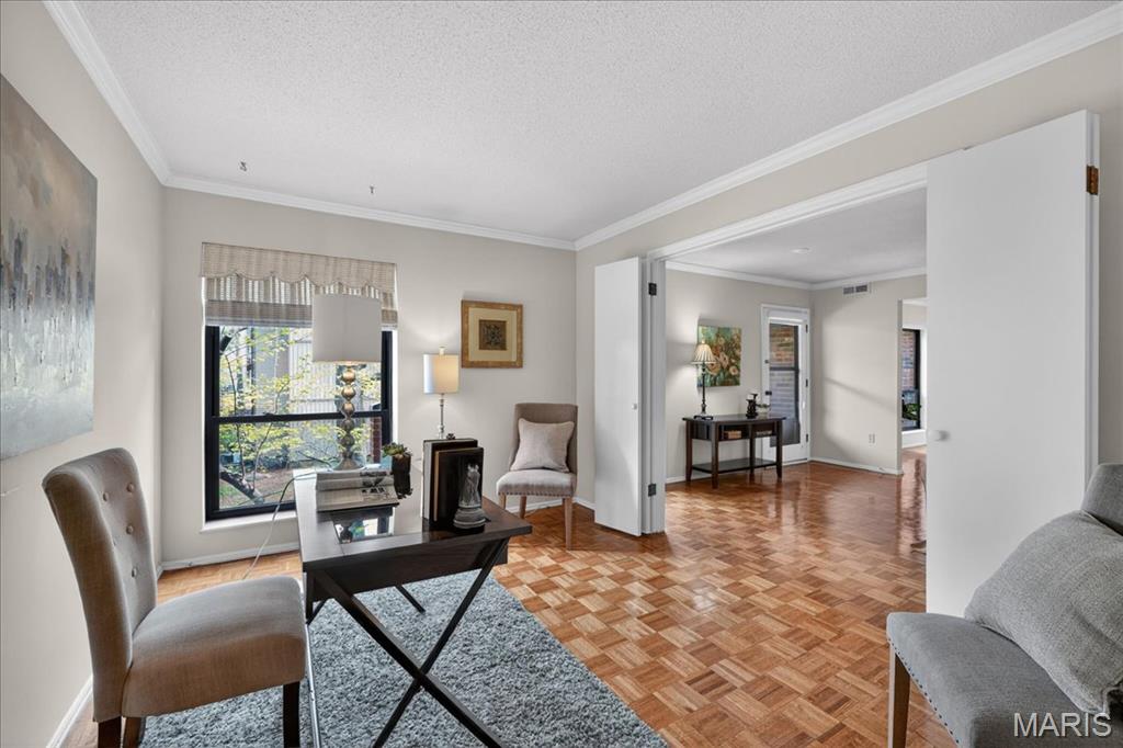 Coeur De Royale Ph 1 Condo - Residential