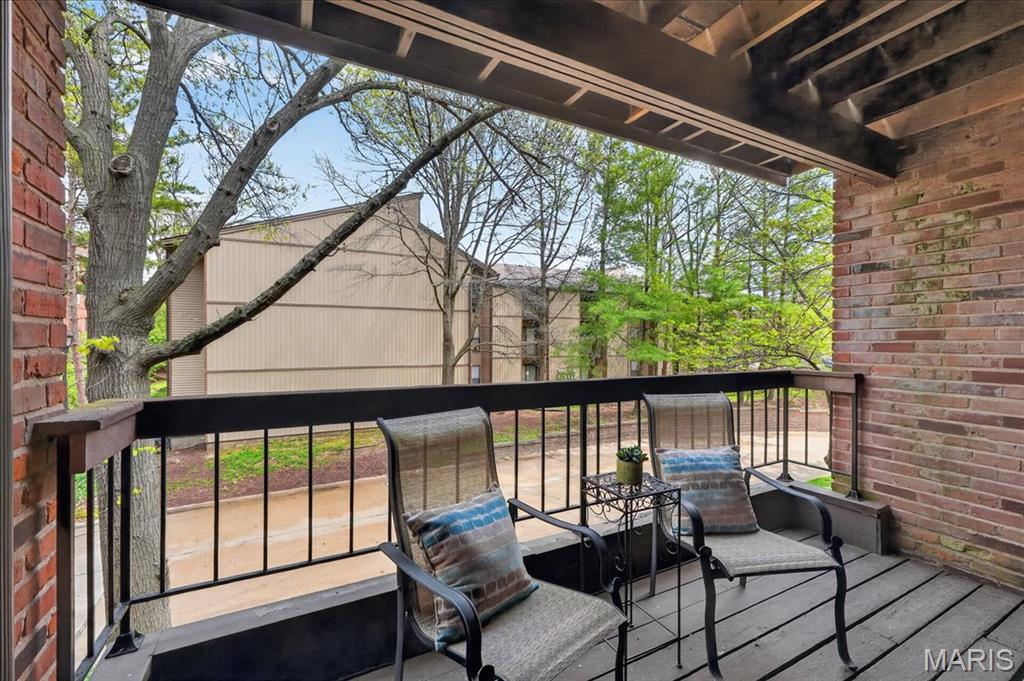 Coeur De Royale Ph 1 Condo - Residential