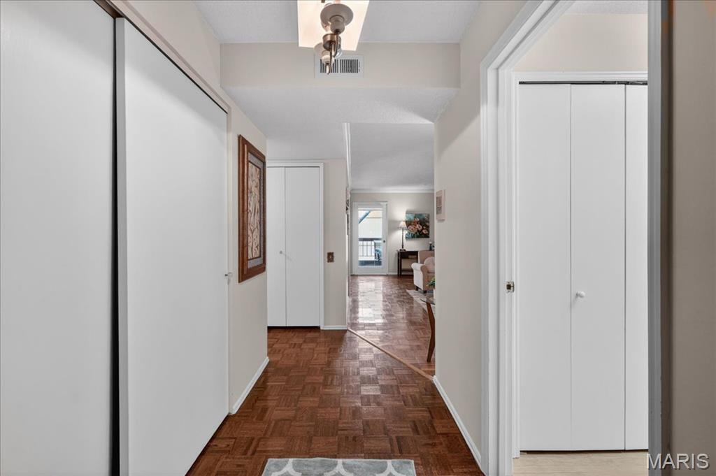 Coeur De Royale Ph 1 Condo - Residential