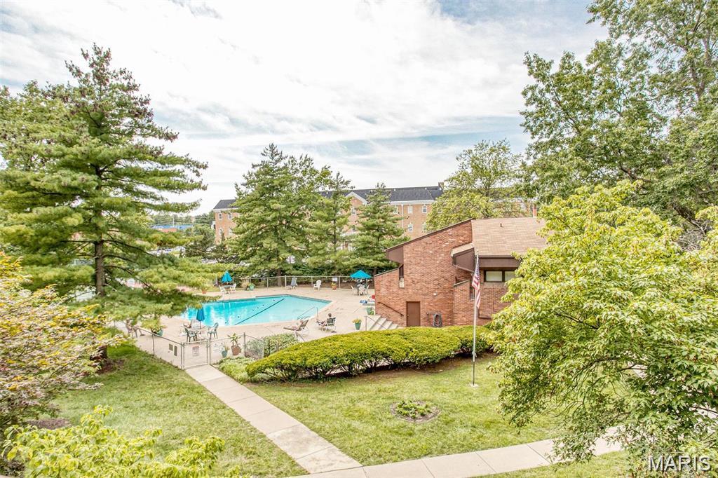 Coeur De Royale Ph 1 Condo - Residential