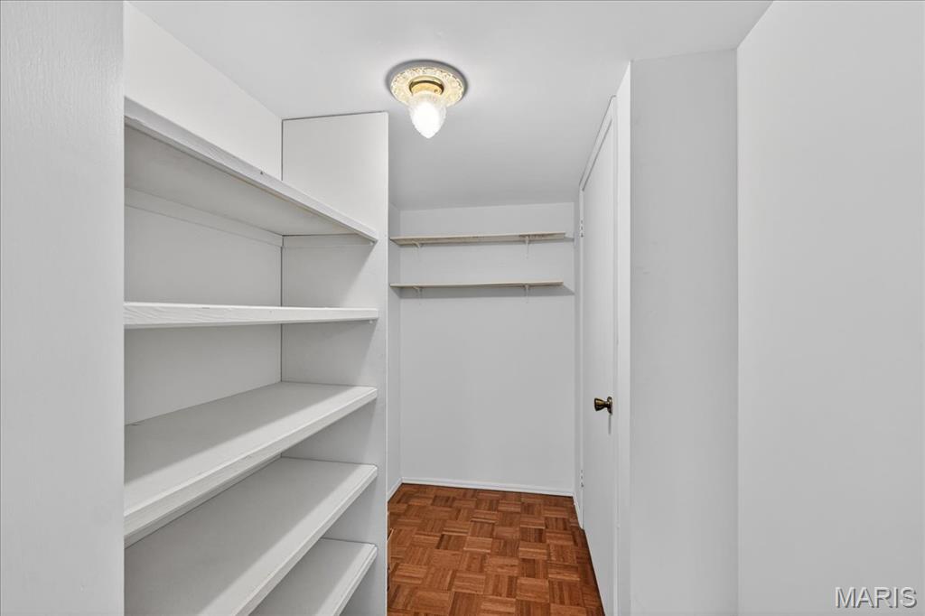 Coeur De Royale Ph 1 Condo - Residential