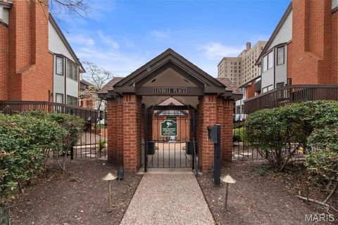 Photo of 4444 Lindell Boulevard #6, St Louis, MO 63108 (MLS # 26016870)