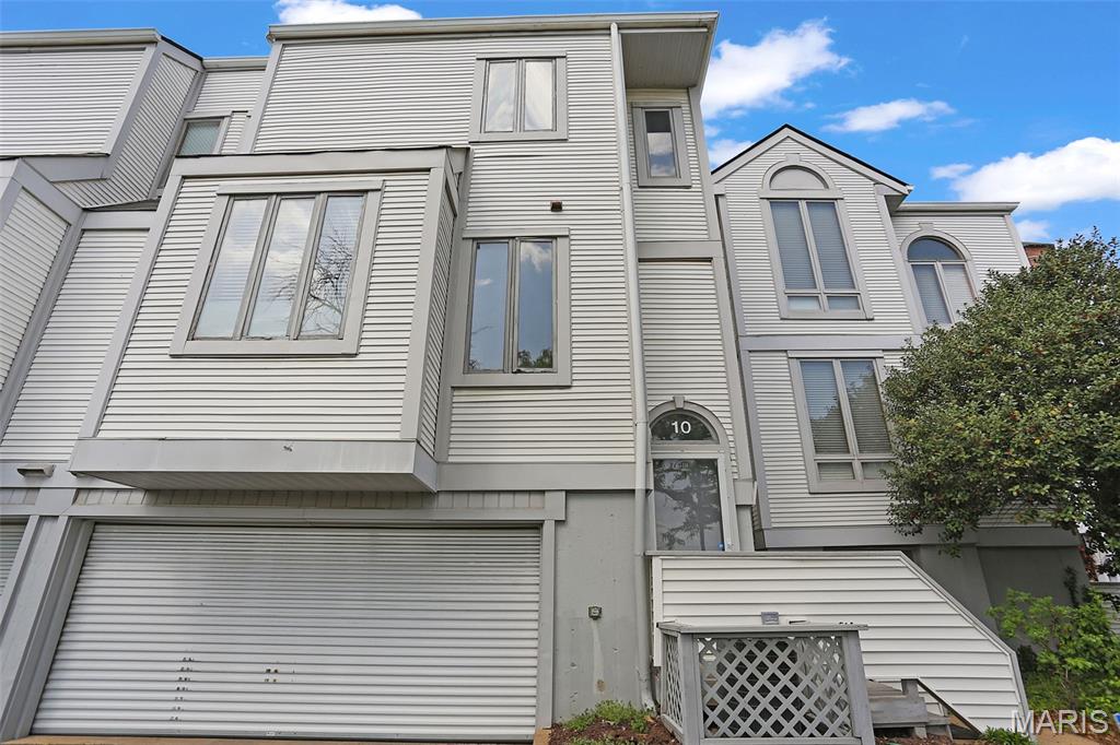 10 Columbus Square Drive
