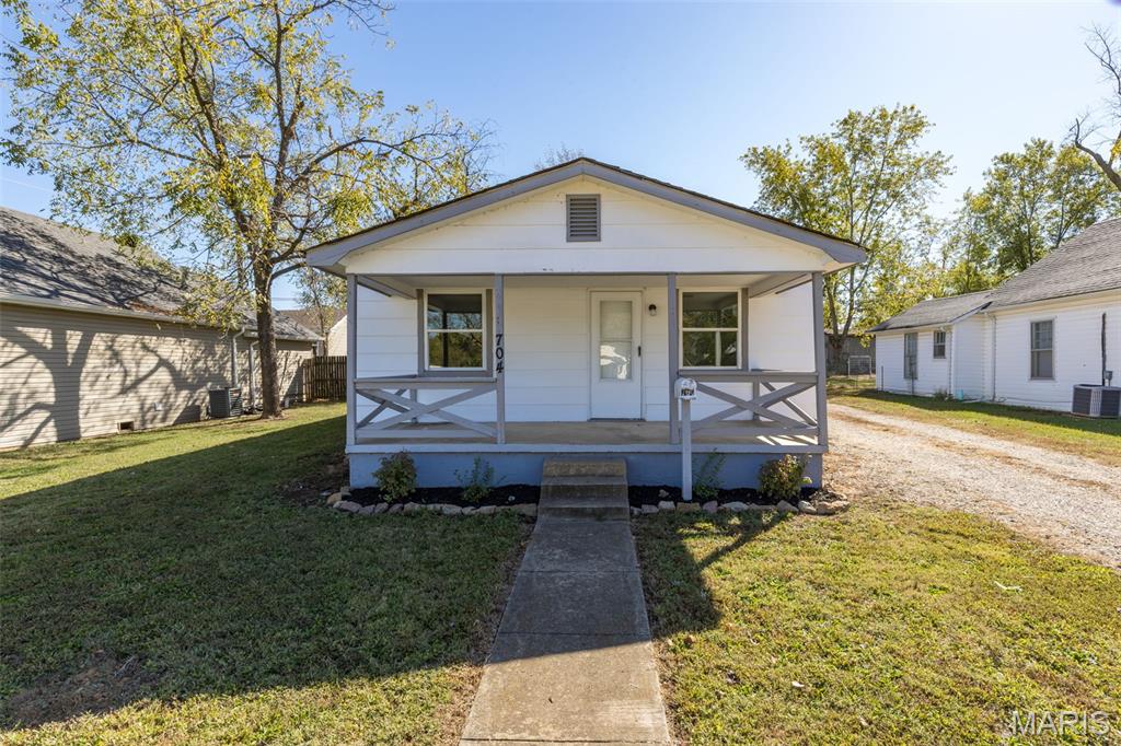 Photo of 704 N Desloge Drive, Desloge, MO 63601 (MLS # 26068141)