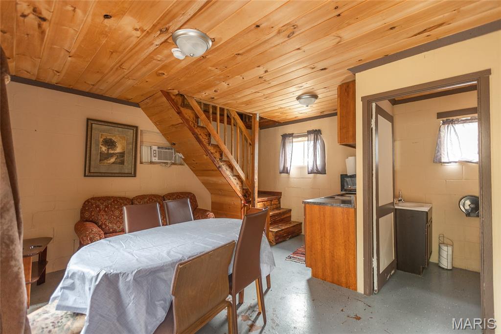 n/a - Commercial Sale