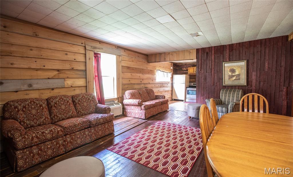 n/a - Commercial Sale