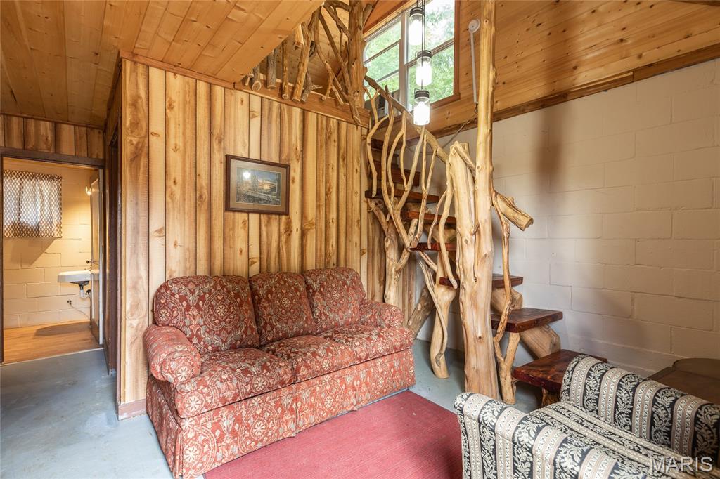 n/a - Commercial Sale