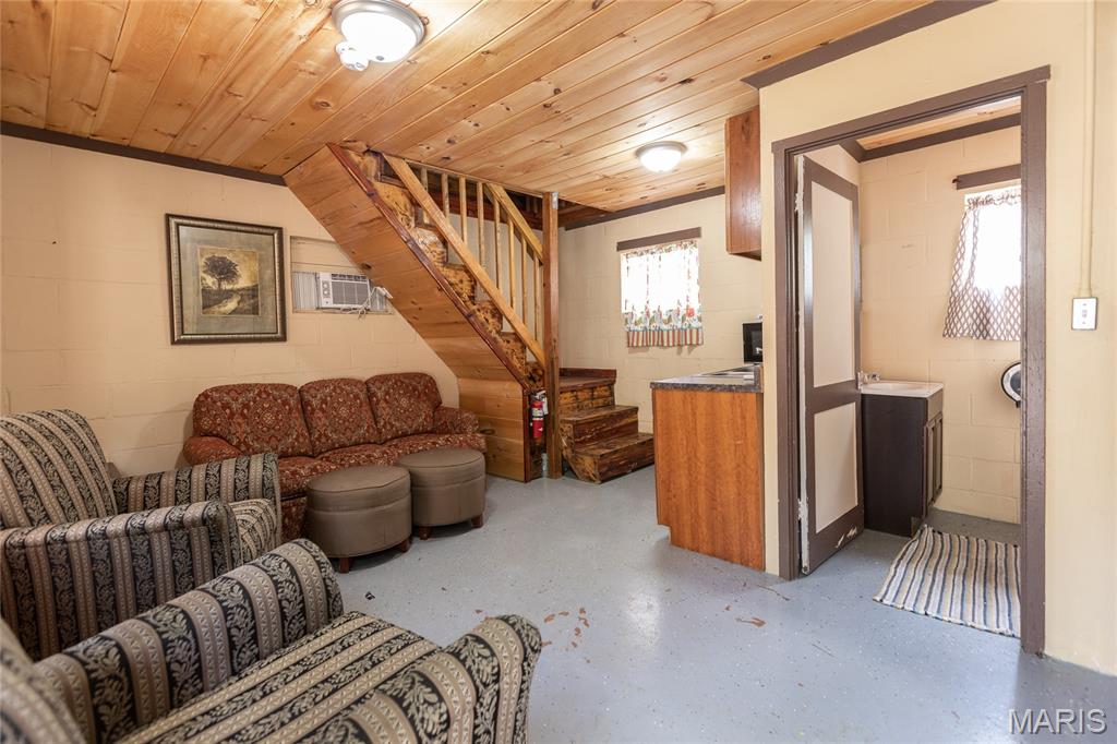 n/a - Commercial Sale