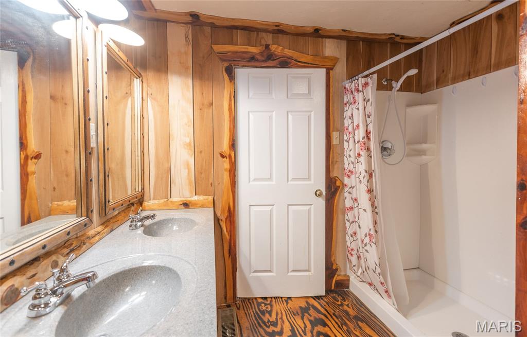 n/a - Commercial Sale