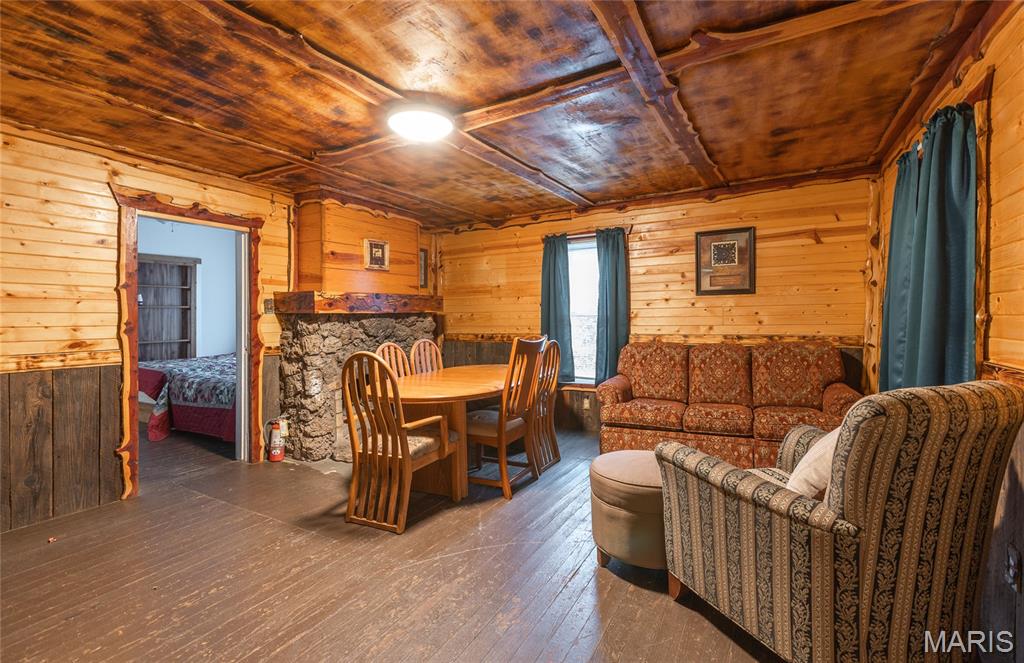 n/a - Commercial Sale