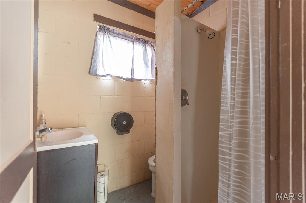 n/a - Commercial Sale