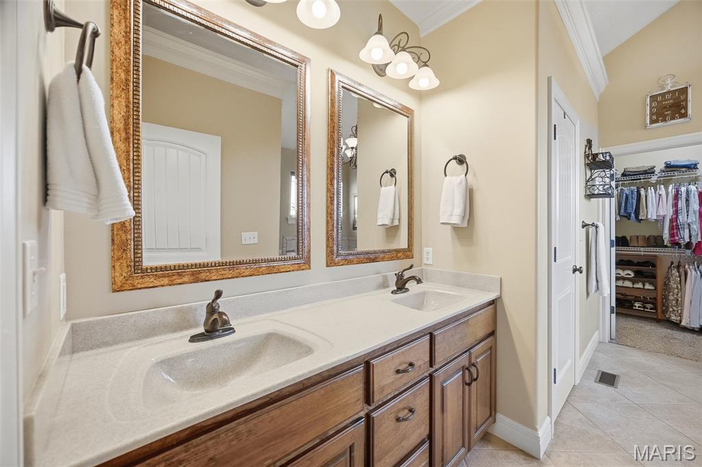 THE MEADOWS - Residential