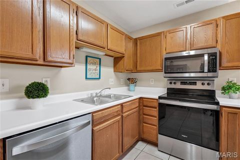 Tiny photo for 16530 Victoria Crossing Drive #I, Wildwood, MO 63040 (MLS # 25064278)