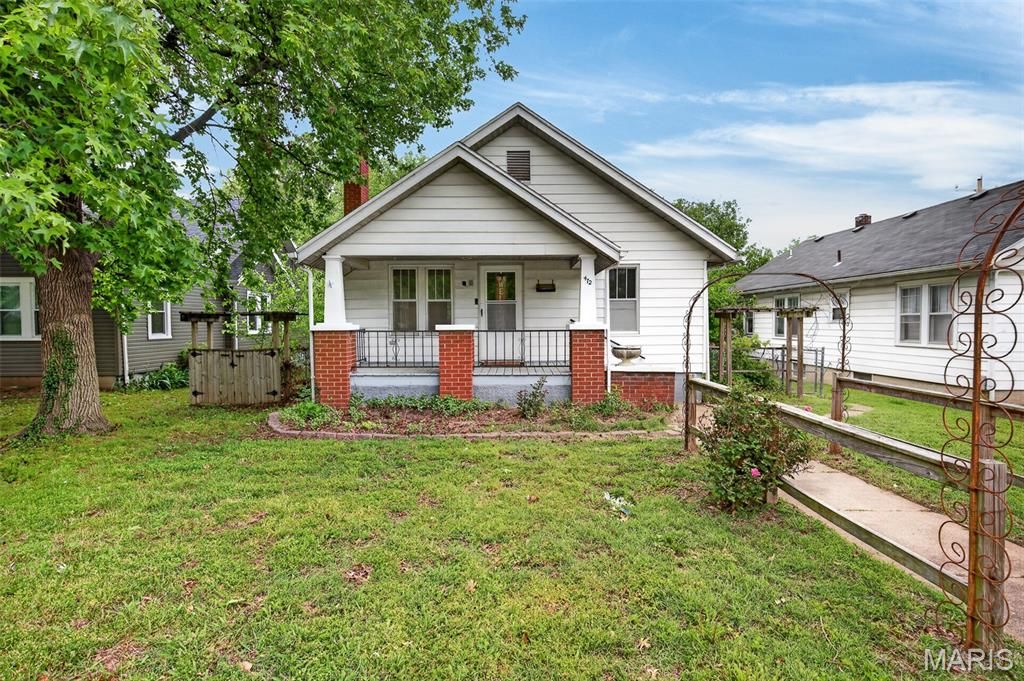 Photo of 472 S Washington Avenue, Lebanon, MO 65536 (MLS # 26023331)