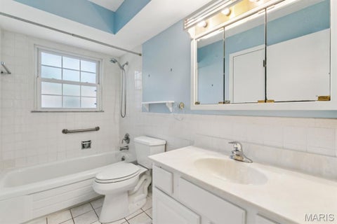 Tiny photo for 624 Candleberry Court #B, Kirkwood, MO 63122 (MLS # 26051473)