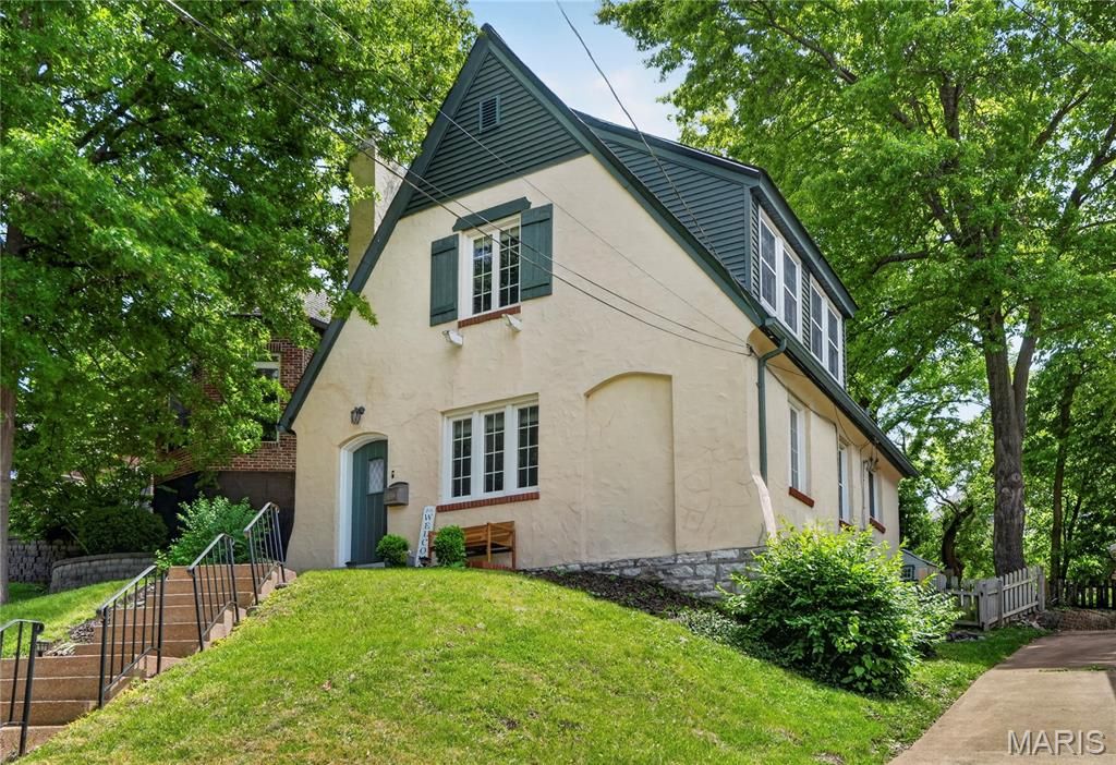 Photo of 7326 Arlington Drive, Richmond Heights, MO 63117 (MLS # 26020947)