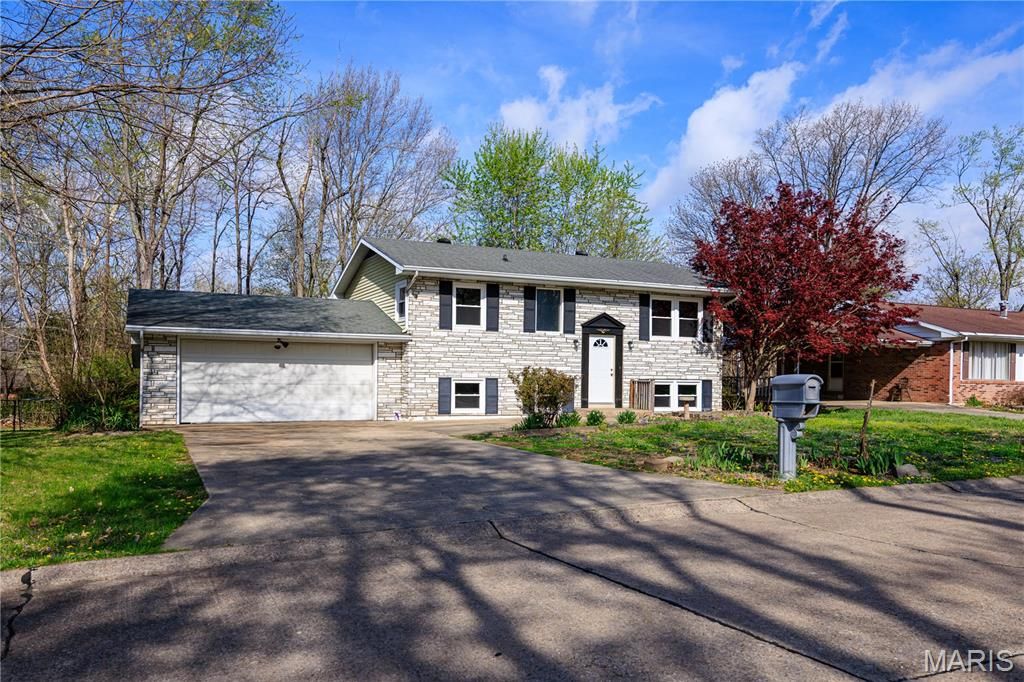 Photo of 1211 Pawnee Street, Jackson, MO 63755 (MLS # 26018703)