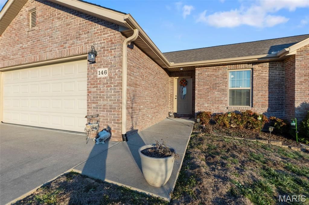 Photo of 146 Charter Road, Cape Girardeau, MO 63701 (MLS # 26003421)