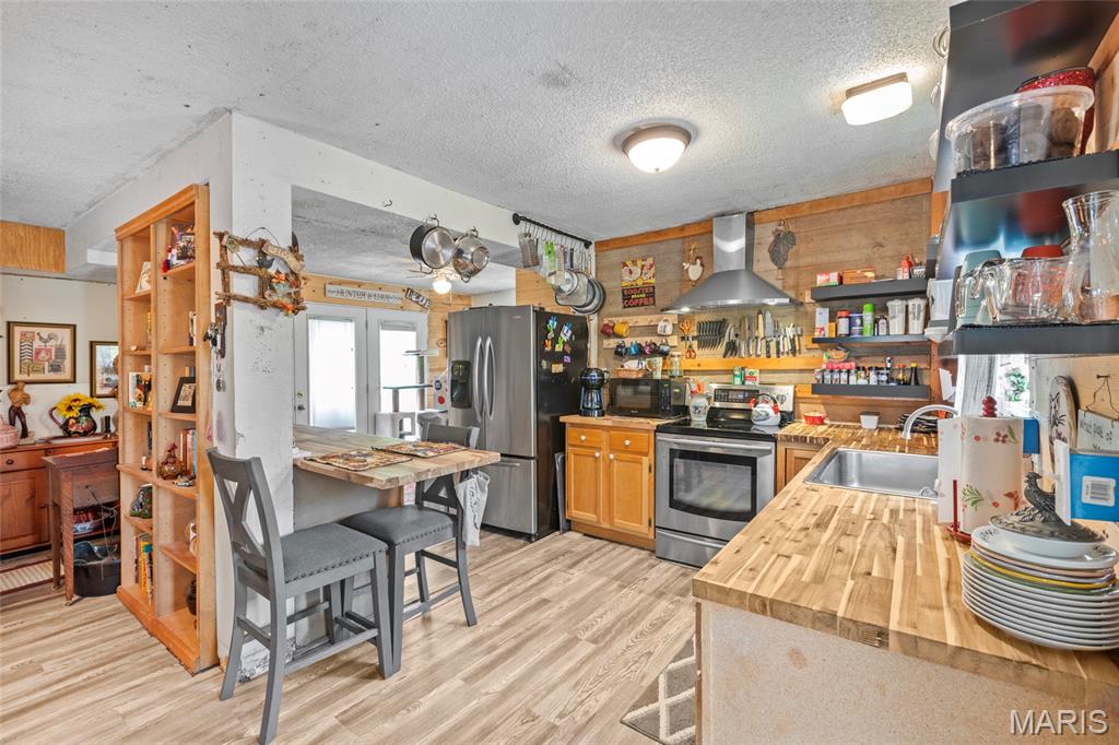 Lake Adelle 01 - Residential